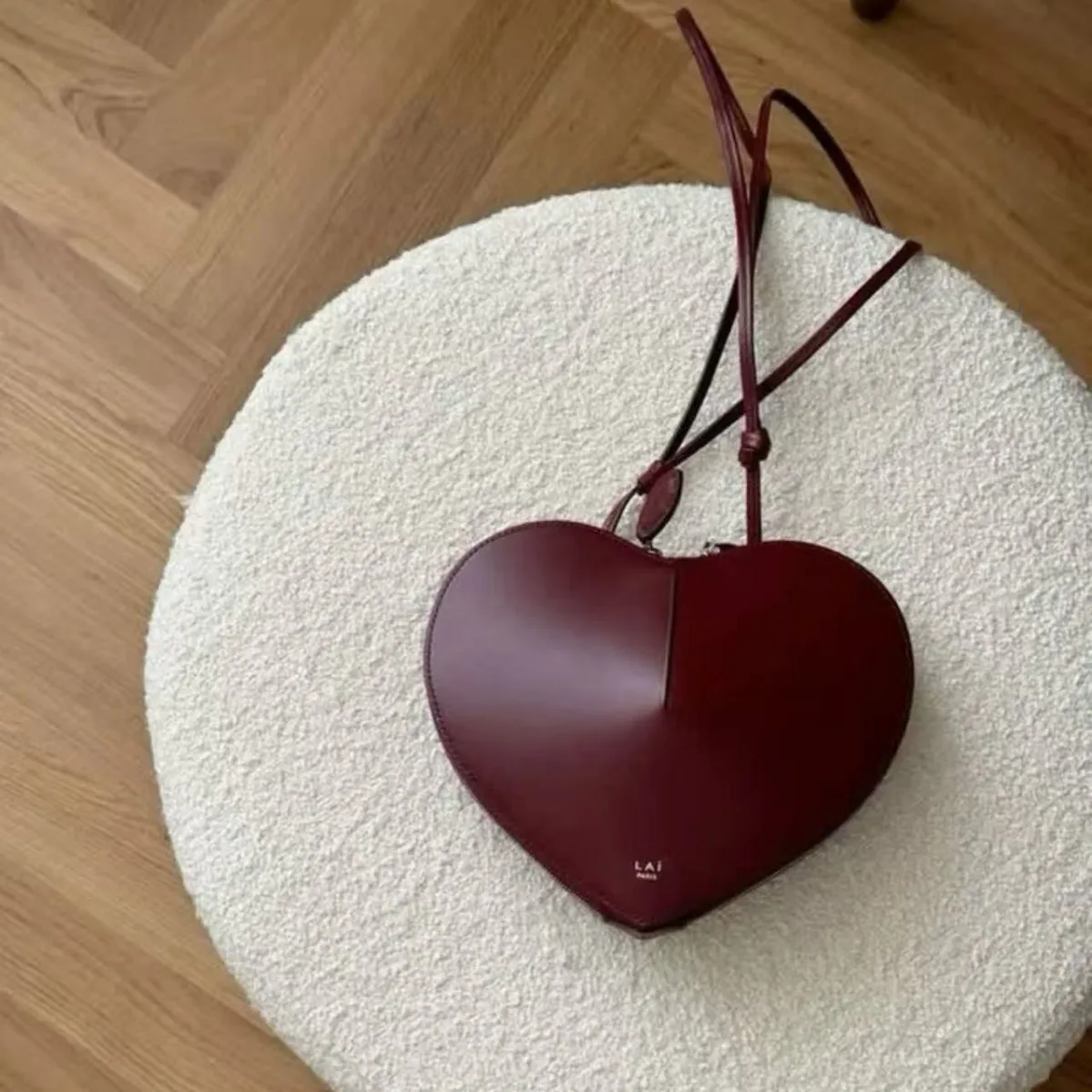 Fashionable Heart Shaped Box Bag Single Shoulder Crossbody Bag Quality Leather Design Small Size Daily Match Retro Style